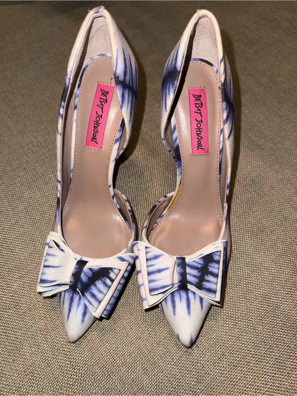 Betsey Johnson Prince D’Orsay White & Blue Tie-Dye Bow Pointed Pumps